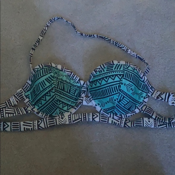 Swimsuit top - Picture 1 of 1